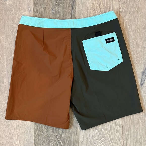 Volcom Boardshorts - 31 - Picture 9 of 9